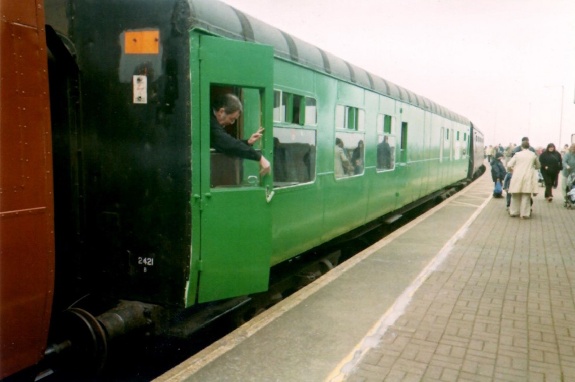 2421 Bar Car