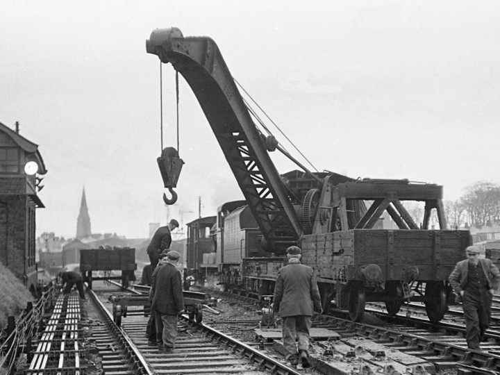 12/3/1961: GNR Steam Crane 2 during Bangor track relaying with UG No.48. (E.M. Patterson)