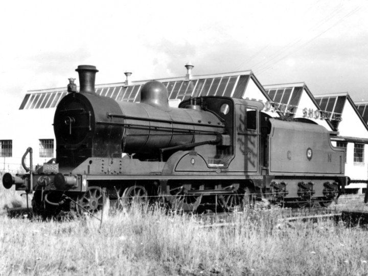 16/8/1958: U class No.202 'Louth' and the other Dundalk-underframed tender, No.46, at Carrickmacross with an IRRS special. (A. Donaldson)