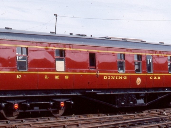 87 Dining Car