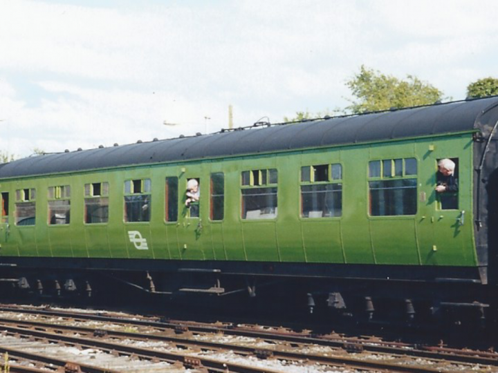 9/5/1998: In CIÉ livery at Bagenalstown with the 'Gall Tír' railtour. (S. Rafferty)