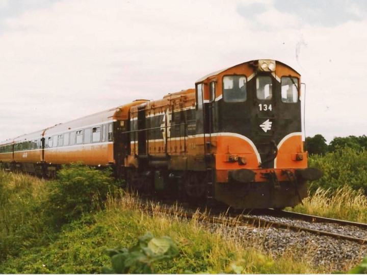 134 near Meelick on an Ennis train in the last days of push-pull in the Limerick area. (J. Coleman)