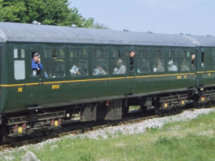 14/5/2005: On the 'Suir Valley' railtour, pictured at Ballycullane. (N. Knowlden)