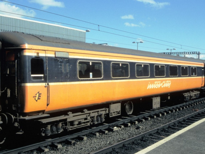 14/5/2007: The carriage in Irish Rail days as former First 5106 at Dublin Connolly, then running as a Standard Open. (N. Knowlden)