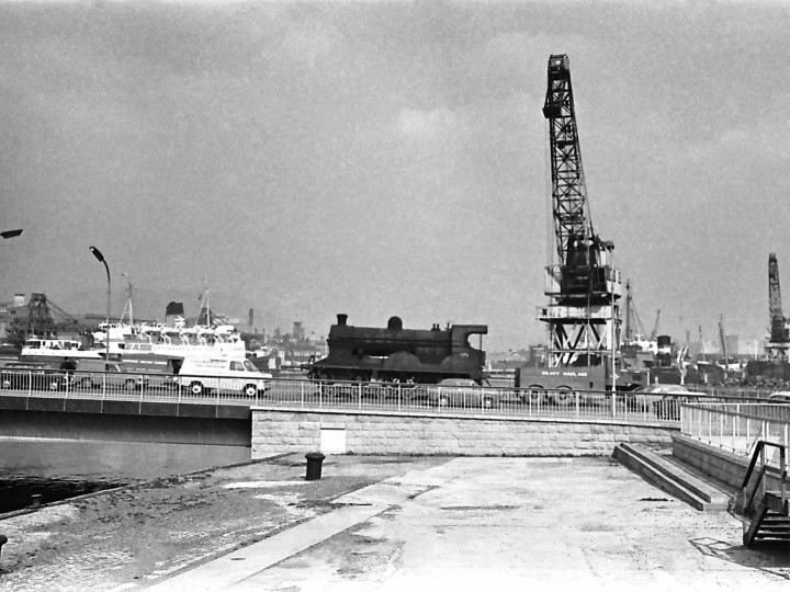 12/4/1968: No.171 on its way to Harland & Wolff boiler works for overhaul. (J.I. Wilson)