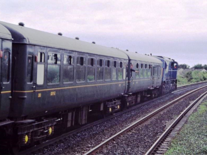 6/5/2010: Headed by GM 113, 302 is in the train heading south near Skerries with the train positioning for the 'Dalriada' railtour. (N. Knowlden)