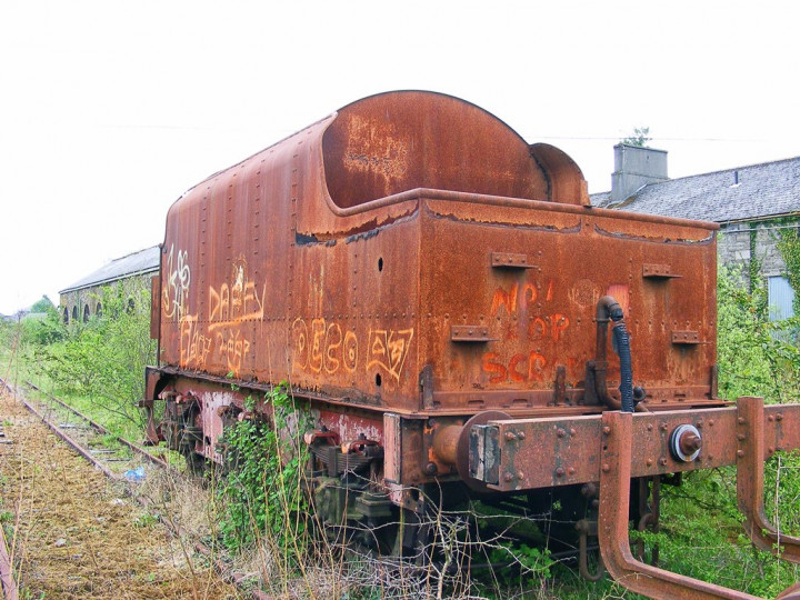 9/5/2008: GNR(I) tender 43 at Mullingar - with the Dundalk Works boiler truck. (C.P. Friel)