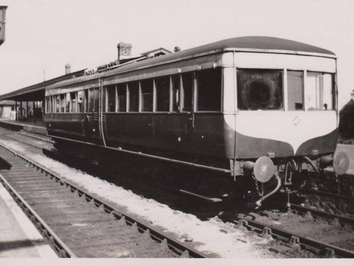 13/5/1950: LMS NCC diesel railcar No.1 at Greenisland. (Courtesy Old Carrickfergus Postcards)