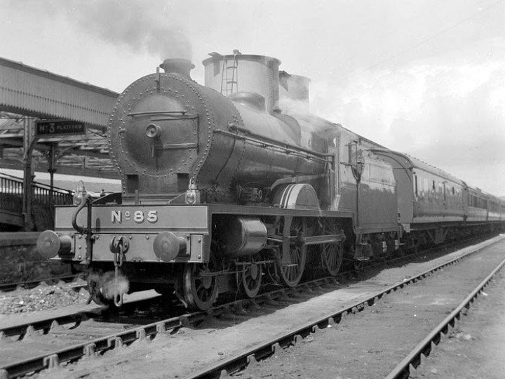 10/6/1957: Heading south at Dundalk. (W. Adams)