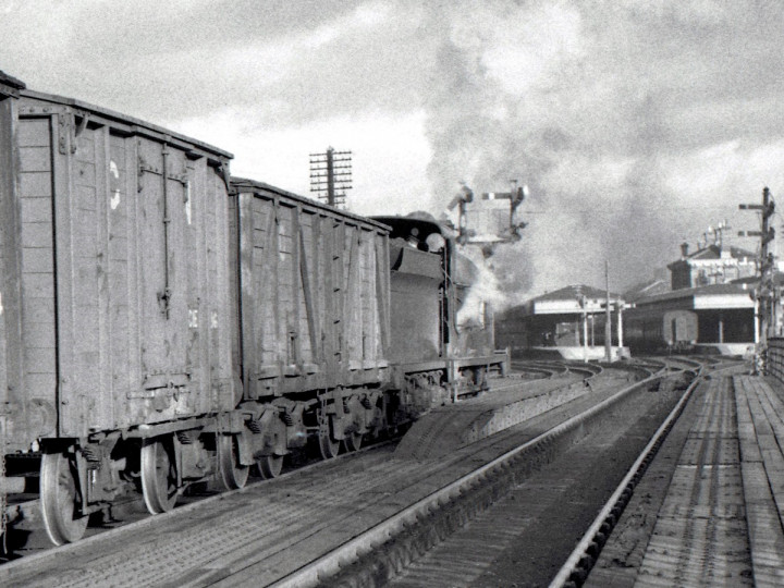 27/12/1958: Guinness grain van in goods for Belfast, crossing the Bann Bridge, Portadown. (E.M. Patterson)