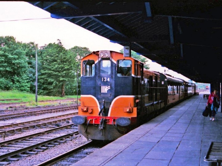 1987: 134 at Limerick Junction with the Up Mail. (H. Stacpoole)