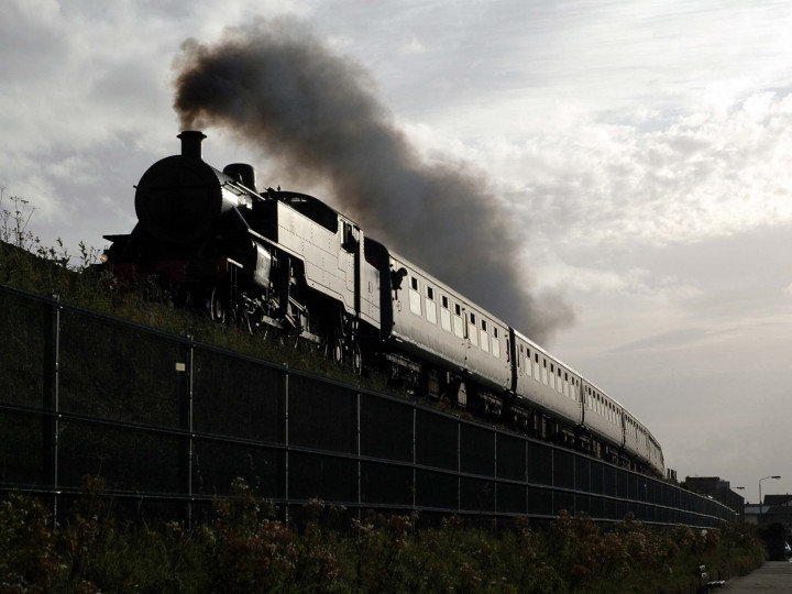 23/9/2007: A private charter from Seahill to Whitehead and back for Rockport school's parent teacher association. The empty train had to run to Bangor to reverse on each of the legs. (W. Adams)