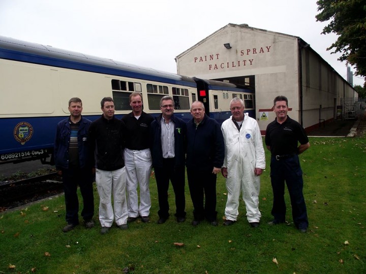 25/9/2014: The IÉ paint team pose beside 1514. (N.Cox)