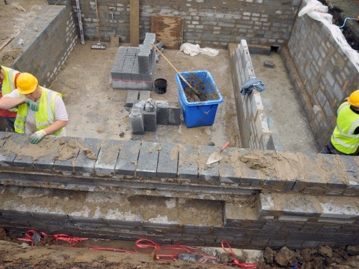 21/10/2015: A close-up of the work taking place in the cabin base. (C.P. Friel)