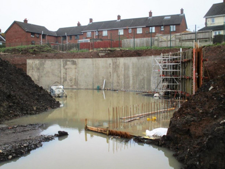 2/4/2016: The reinforced wall around the turntable pit taking shape. (P. McCann)