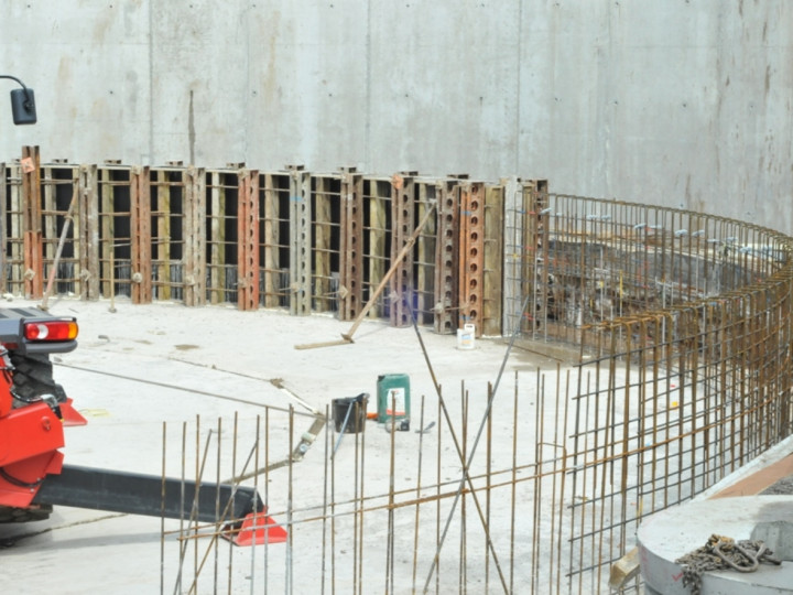 5/5/2016: Shuttering in place for part of the turntable pit wall. (C.P. Friel)