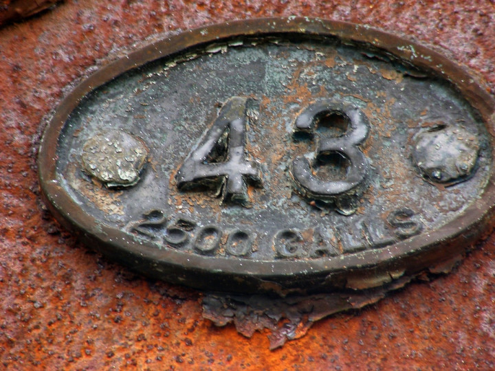 9/5/2008: Plate on GNR(I) tender 43 at Mullingar. C.P. Friel)