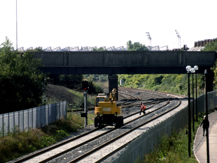 17/9/1995: The Atlas helping to lay the new Central Junction. (C.P. Friel)