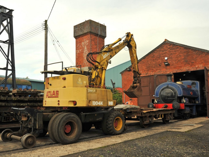 8/9/2022: The Atlas shunting No.3BG from No.2 road. (C.P. Friel)