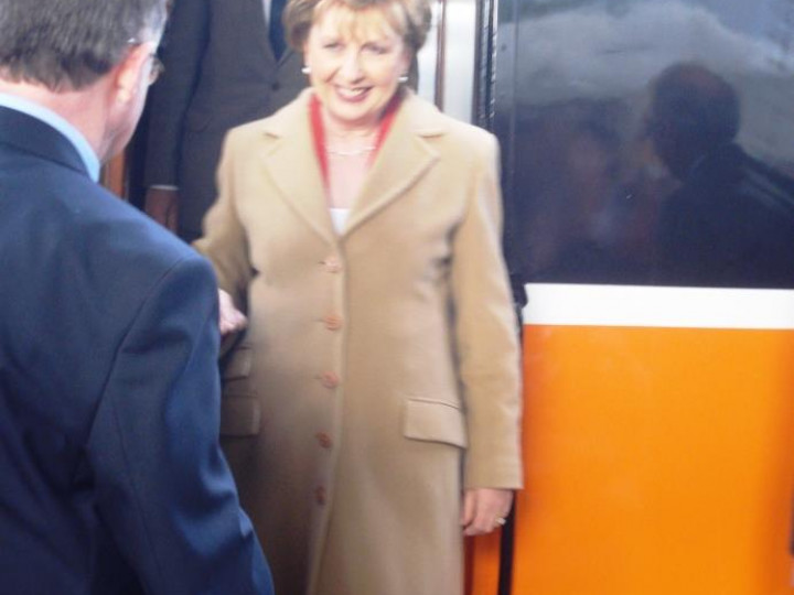 28/10/2011: President McAleese steps down from inspecting 5408 on the occasion of its passing to RPSI care.