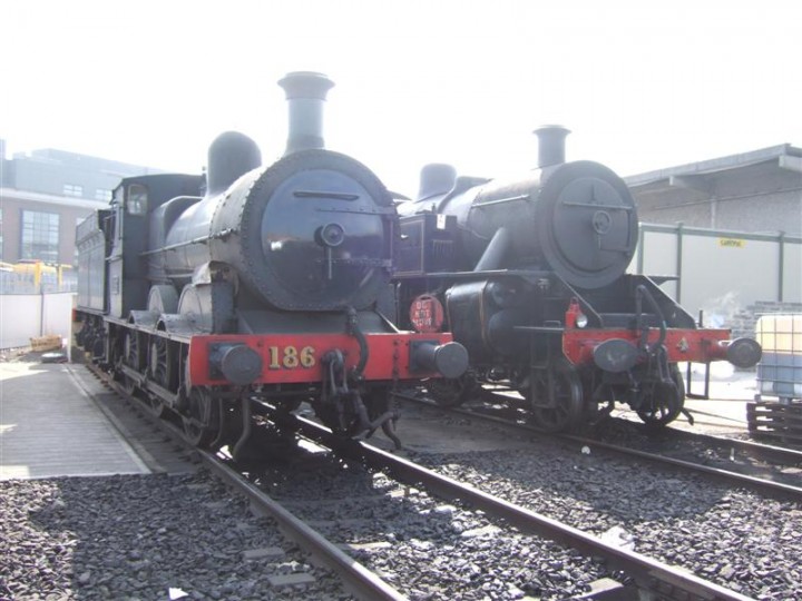 May 2008: No.186 and No.4 together at Dublin Connolly yard during the 'Barrow Bridge' railtour. (M. Walsh)