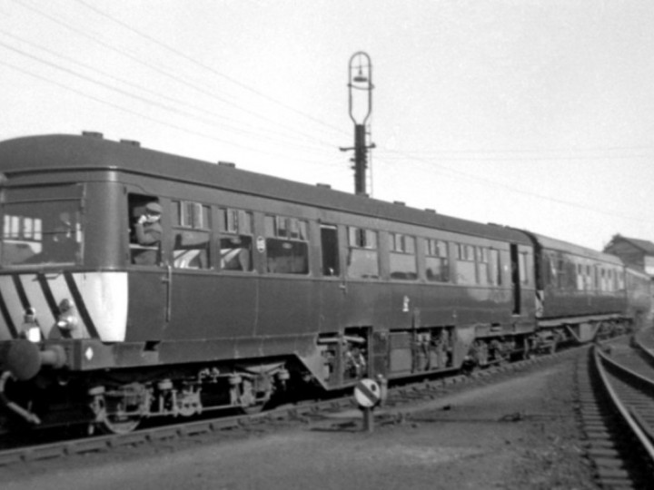 29/3/1965: AEC set 115-585-112 visits Portadown shed with Driver Moore Hillen and Mr Houston. (C.P. Friel)