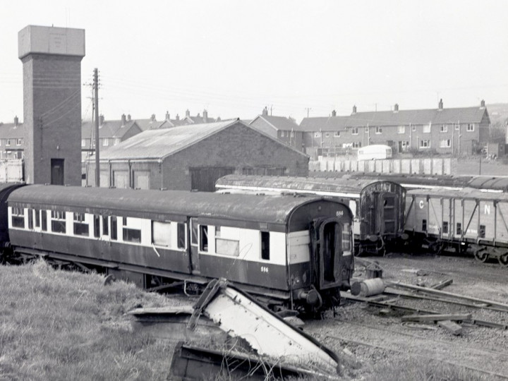 22/4/1978: N586 in the carriage sidings at Whitehead Excursion. (C.P. Friel)