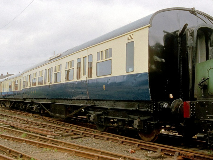 17/4/1993: GNR 9 and 114 in new blue and cream at Whitehead. (C.P. Friel)