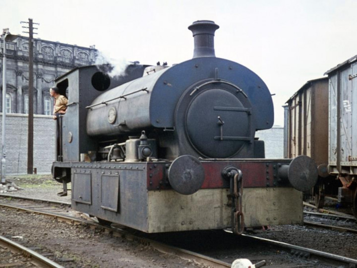 4/9/1963: Guinness No.3 is seen here near the brewery gate. Kingsbridge station is in the background. (T. Dorrity)