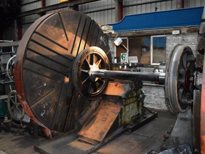 11/11/2017: The wheel lathe in action machining the flange of a bogie wheelset. (R.B. Hill)