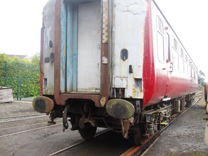 18/8/2022: The coach arrived on 4ft8½in bogies and rests on a temporary rail.