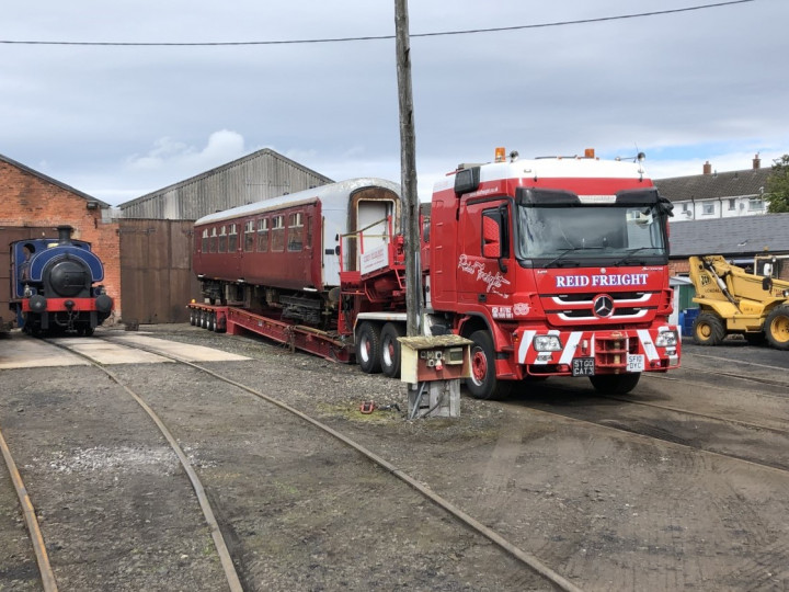 18/8/2022: The trailer being lowered to allow the coach to be re-railed. (J.A. Cassells)